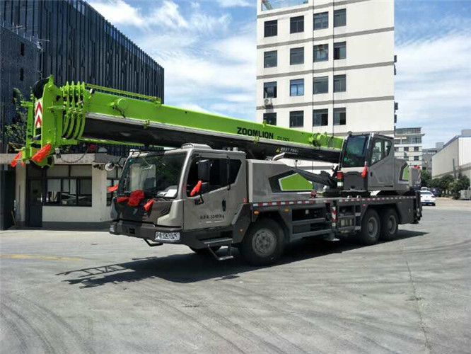 东胜区跨街广告牌的高空安装注意事项